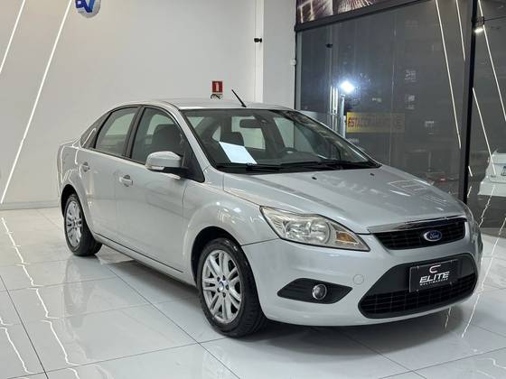 FORD FOCUS 2.0 GLX SEDAN 16V FLEX 4P MANUAL FORD FOCUS 2.0 GLX SEDAN 16V FLEX 4P MANUAL